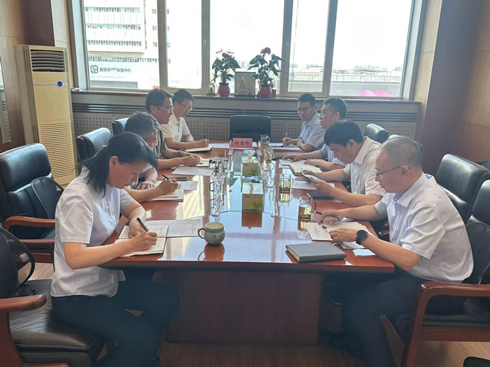 山東國投公司財務總監黃衛民到輕工供銷公司開展督導檢查