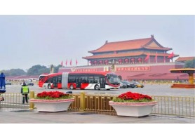 北京大一路運(yùn)營銀隆18米純電動(dòng)公交